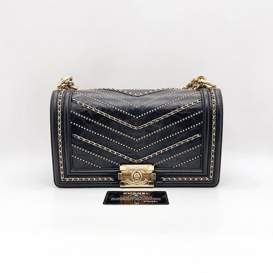 Preloved Chanel Black n Gold Boy Limited Chevron Medium