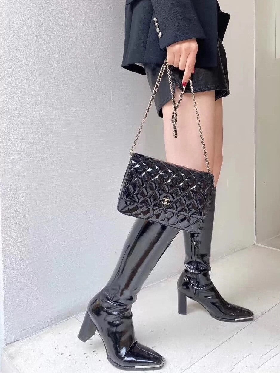 Preloved Chanel Classic Wallet On Chain (WOC)