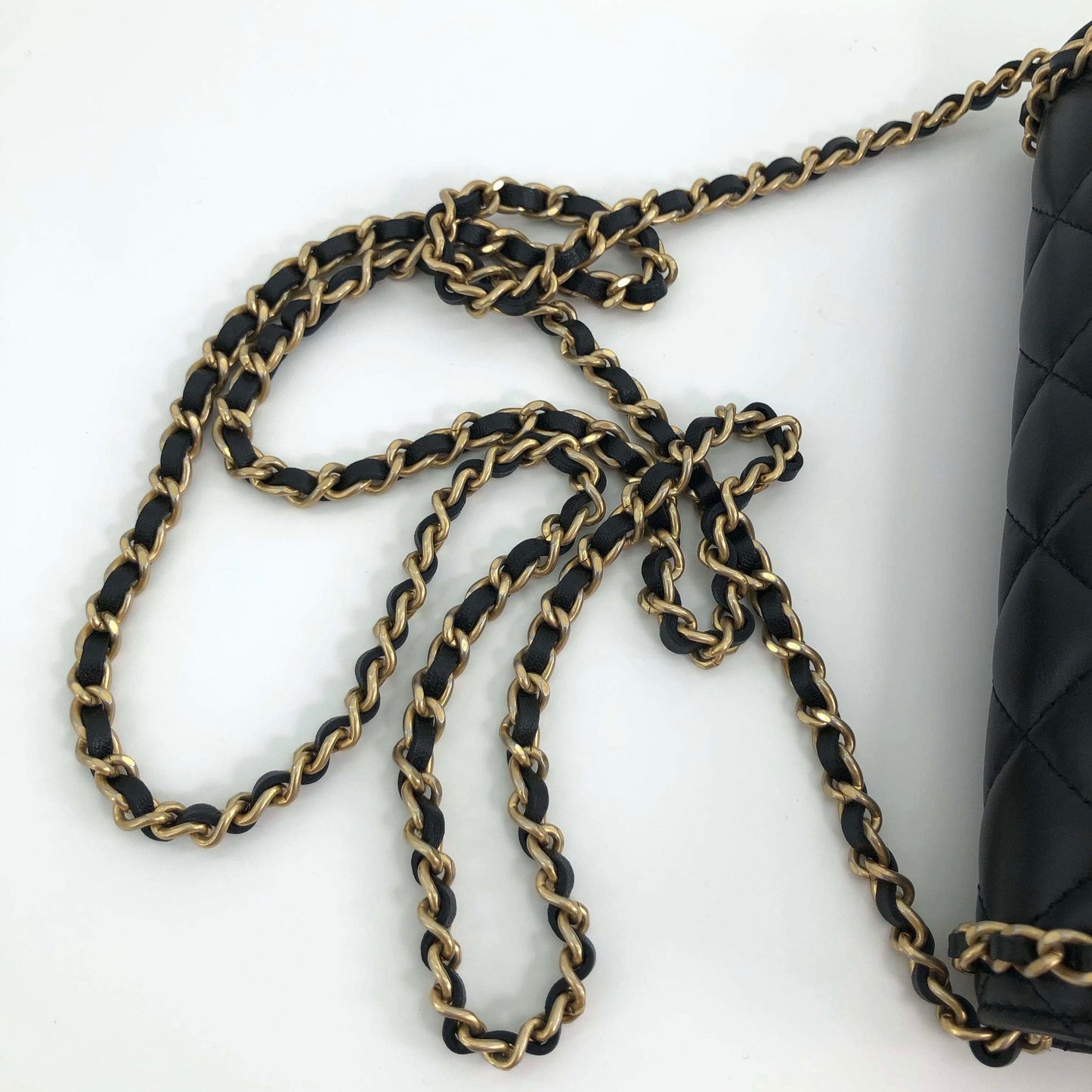 Preloved Chanel Black n Gold Chain Around Wallet On Chain WOC