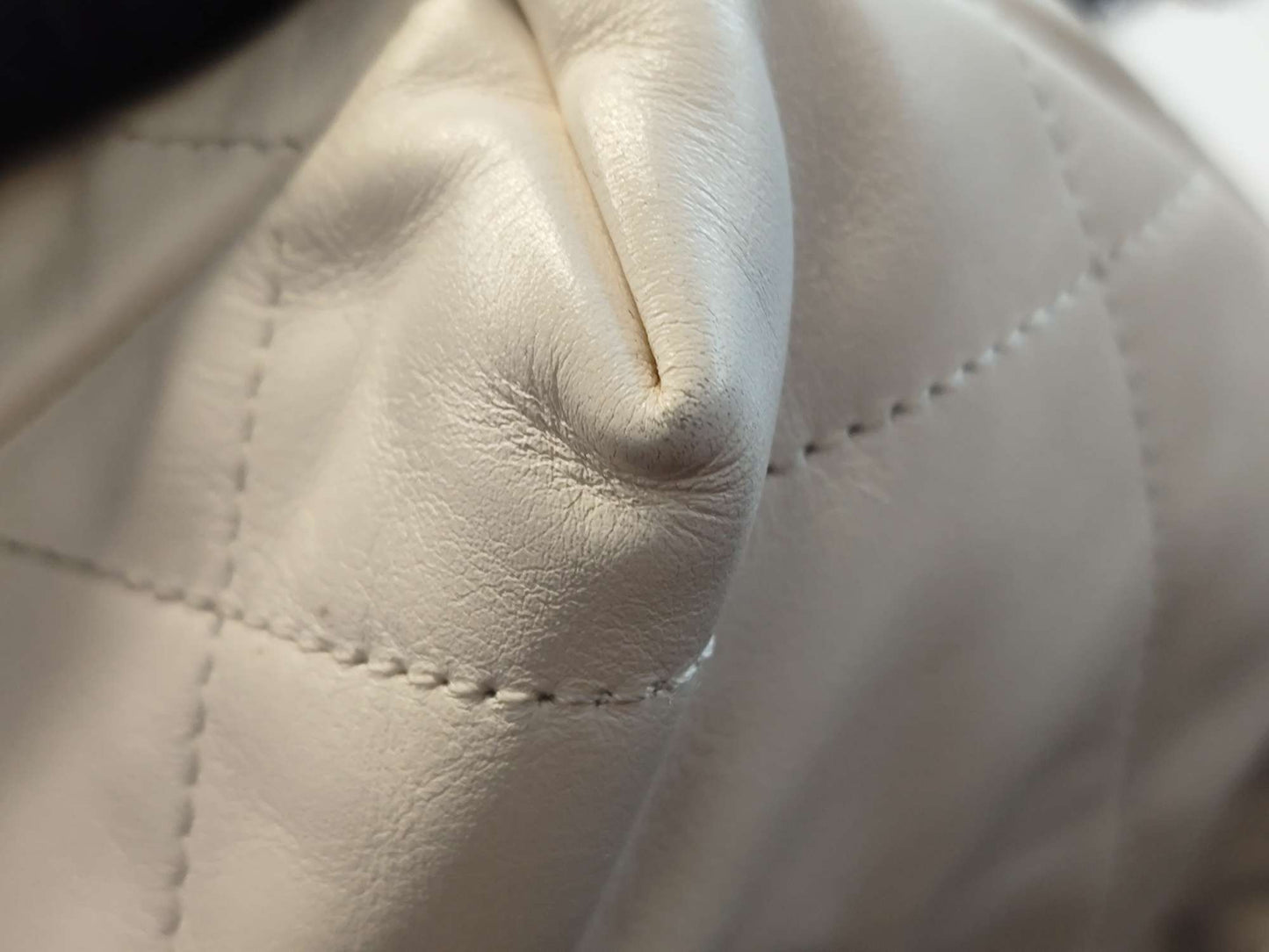 Preloved Chanel 22 Mini Bag 24C