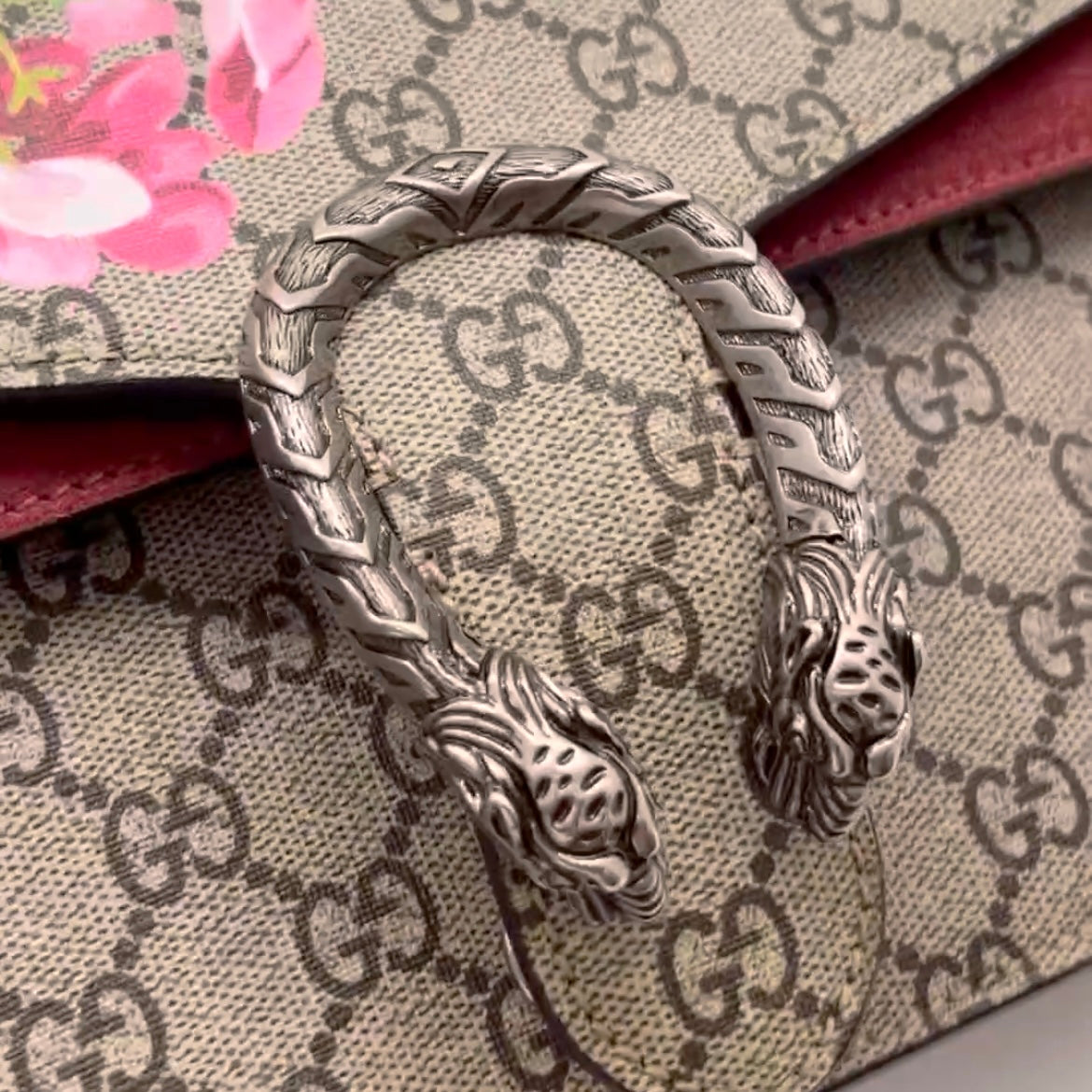 Preloved Gucci Dionysus Medium Shoulder Bag