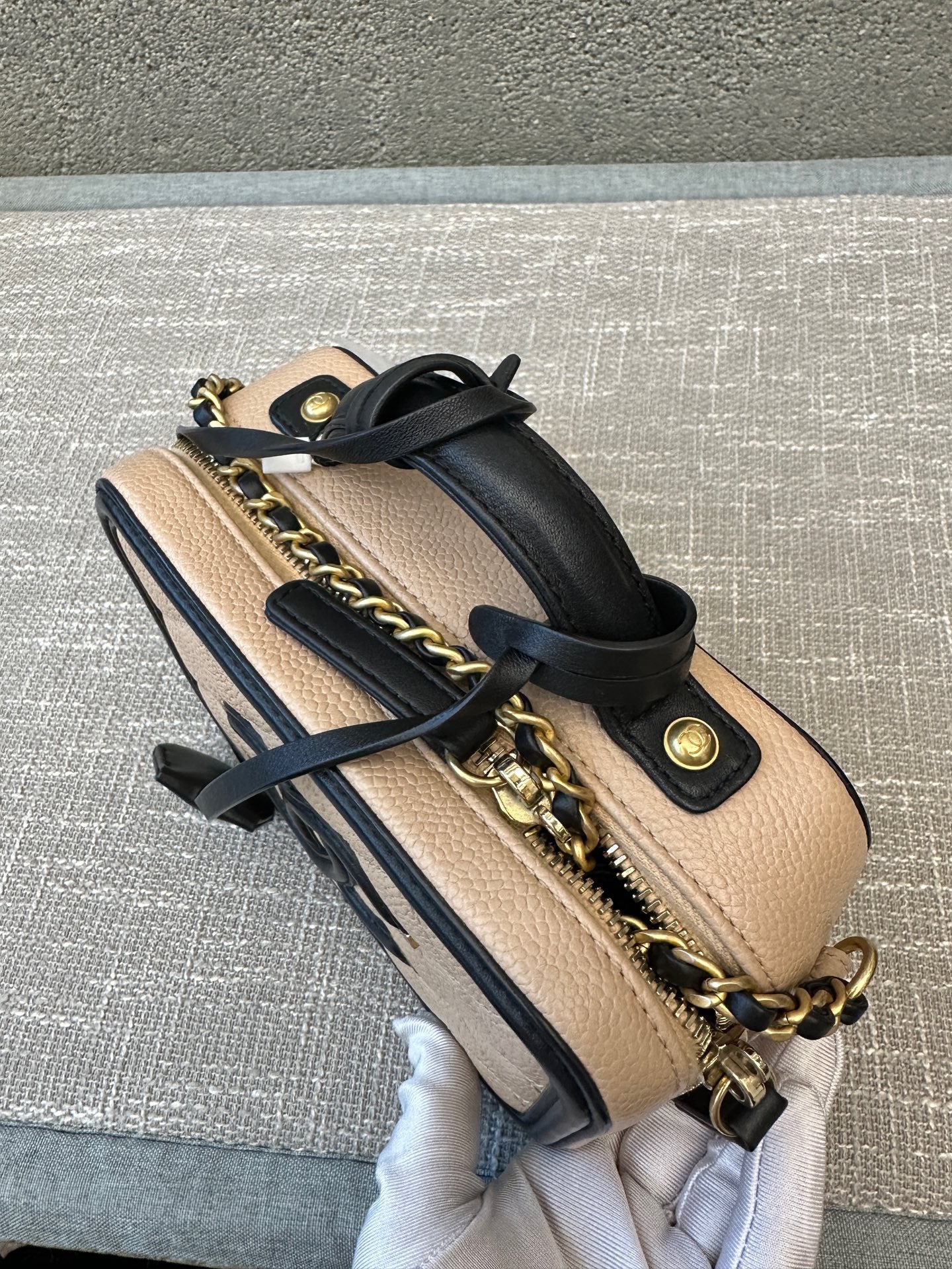 Preloved Chanel CC Filigree Vanity Case Small