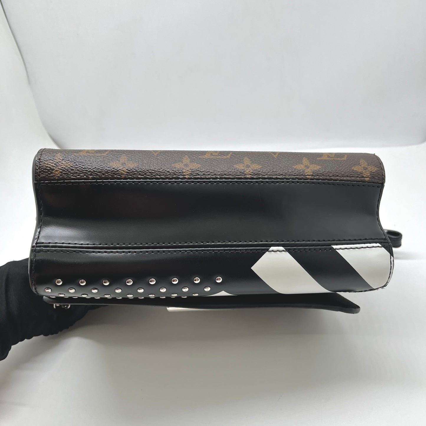 Preloved Louis Vuitton LV Twist MM
