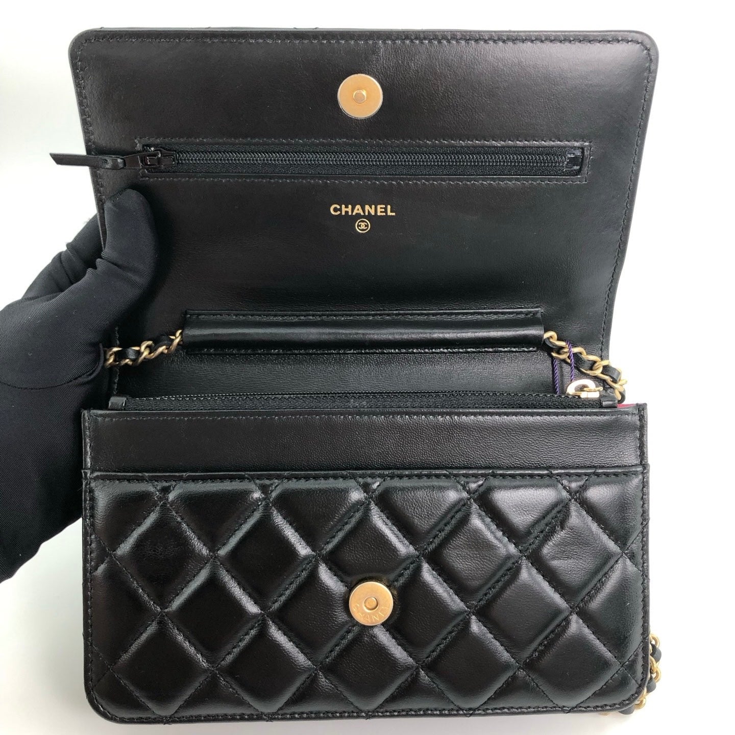 Preloved Chanel Black n Gold Chain Around Wallet On Chain WOC