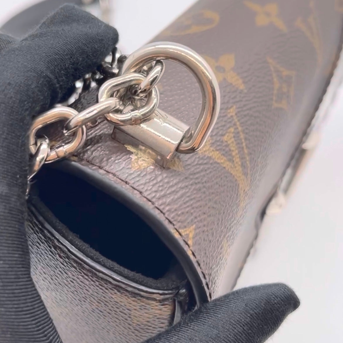 Preloved Louis Vuitton LV Twist MM