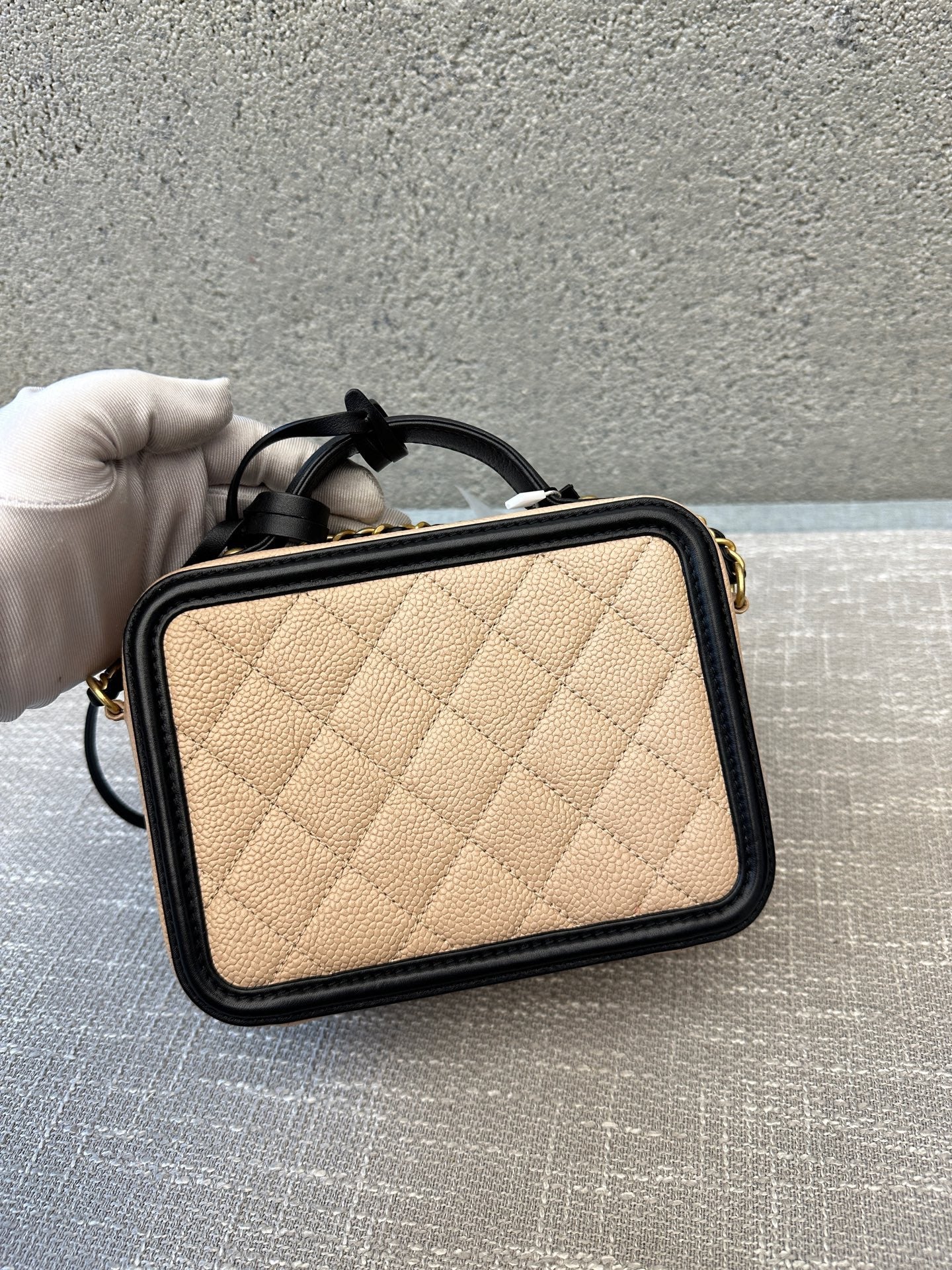 Preloved Chanel CC Filigree Vanity Case Small