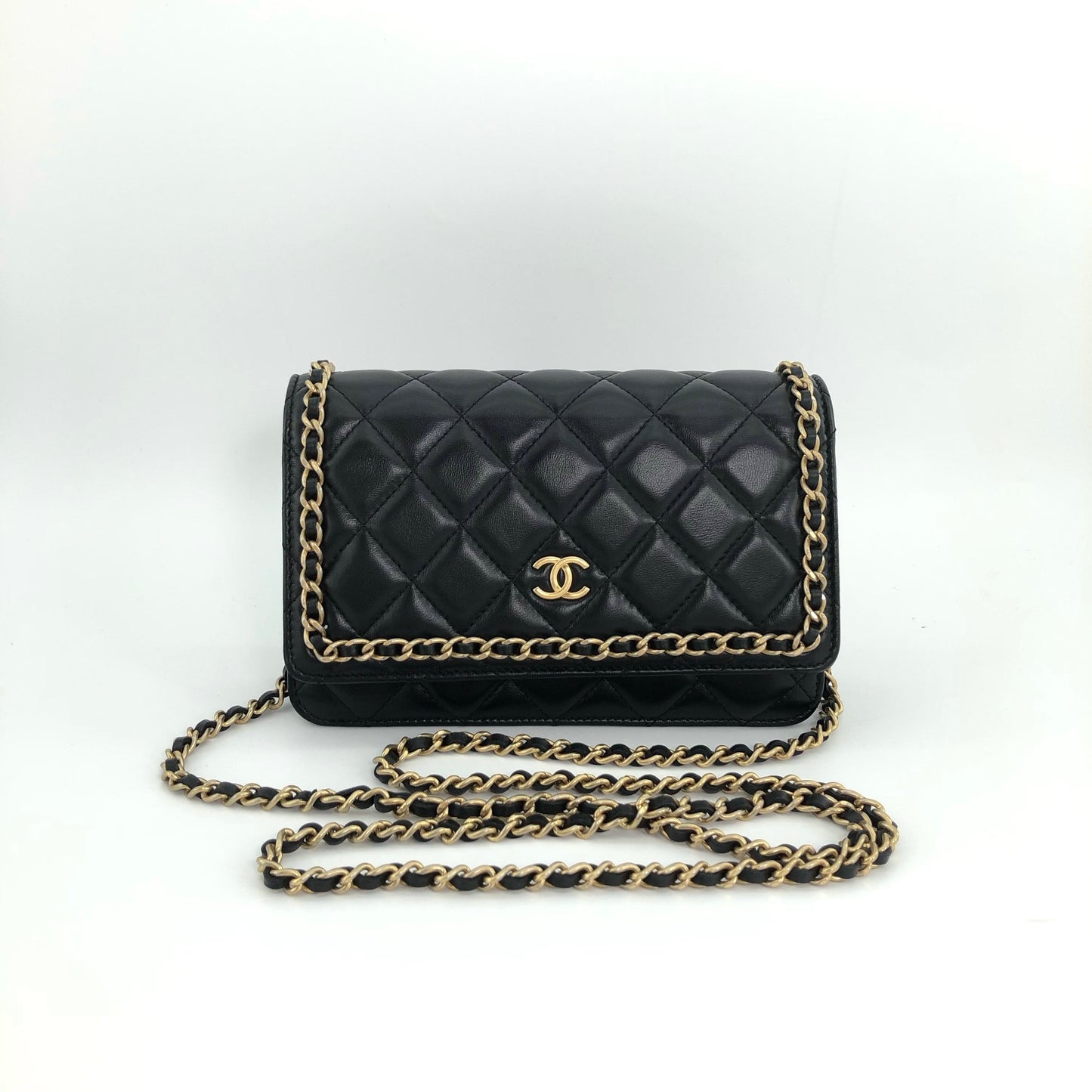 Preloved Chanel Black n Gold Chain Around Wallet On Chain WOC