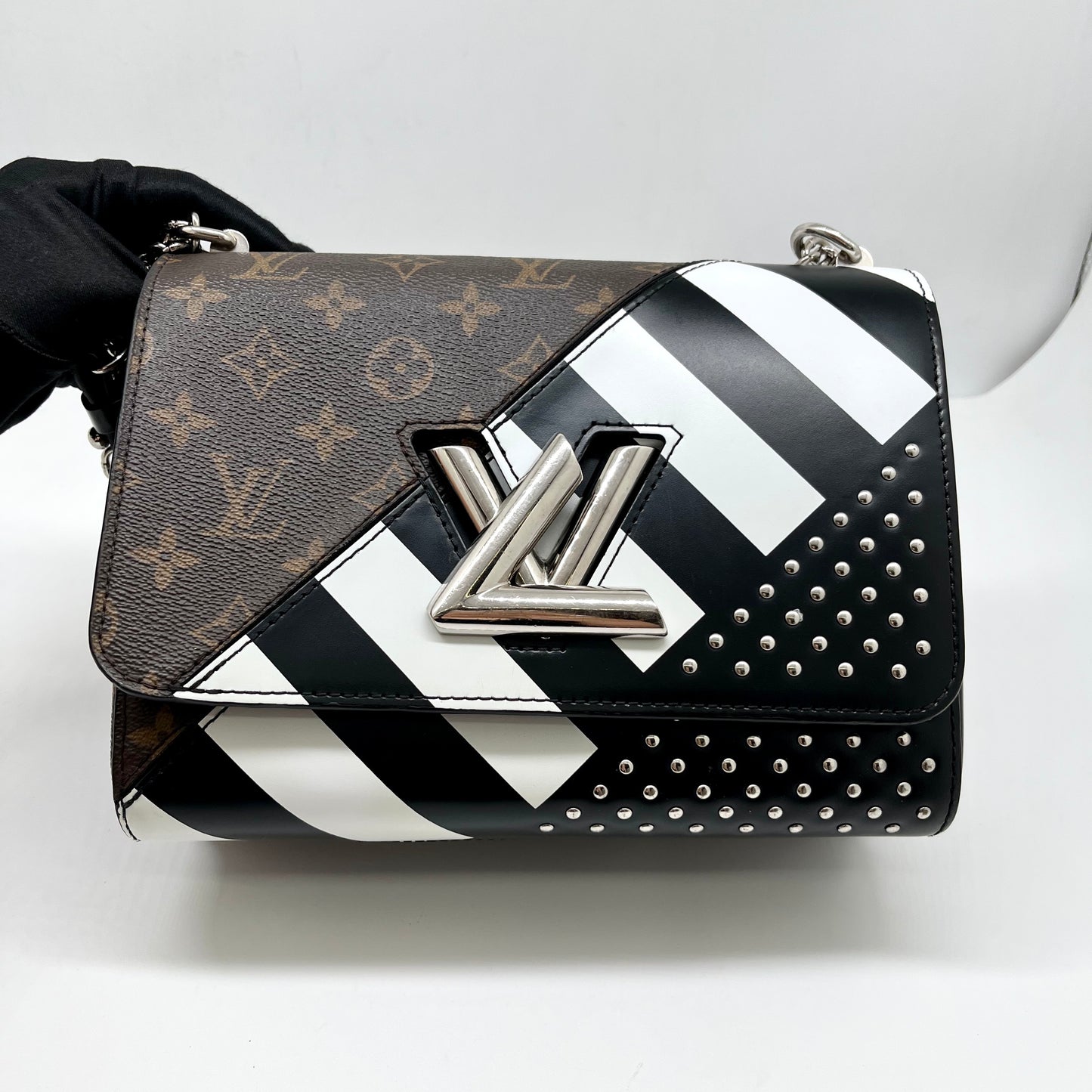 Preloved Louis Vuitton LV Twist MM