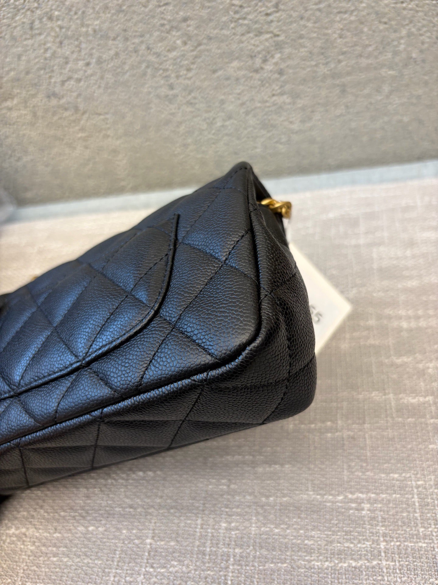 Preloved Chanel Black n Gold 23p Small Flap with Heart Adjustable Chain