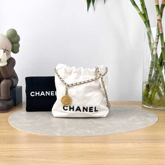 Preloved Chanel 22 Mini Bag 24C