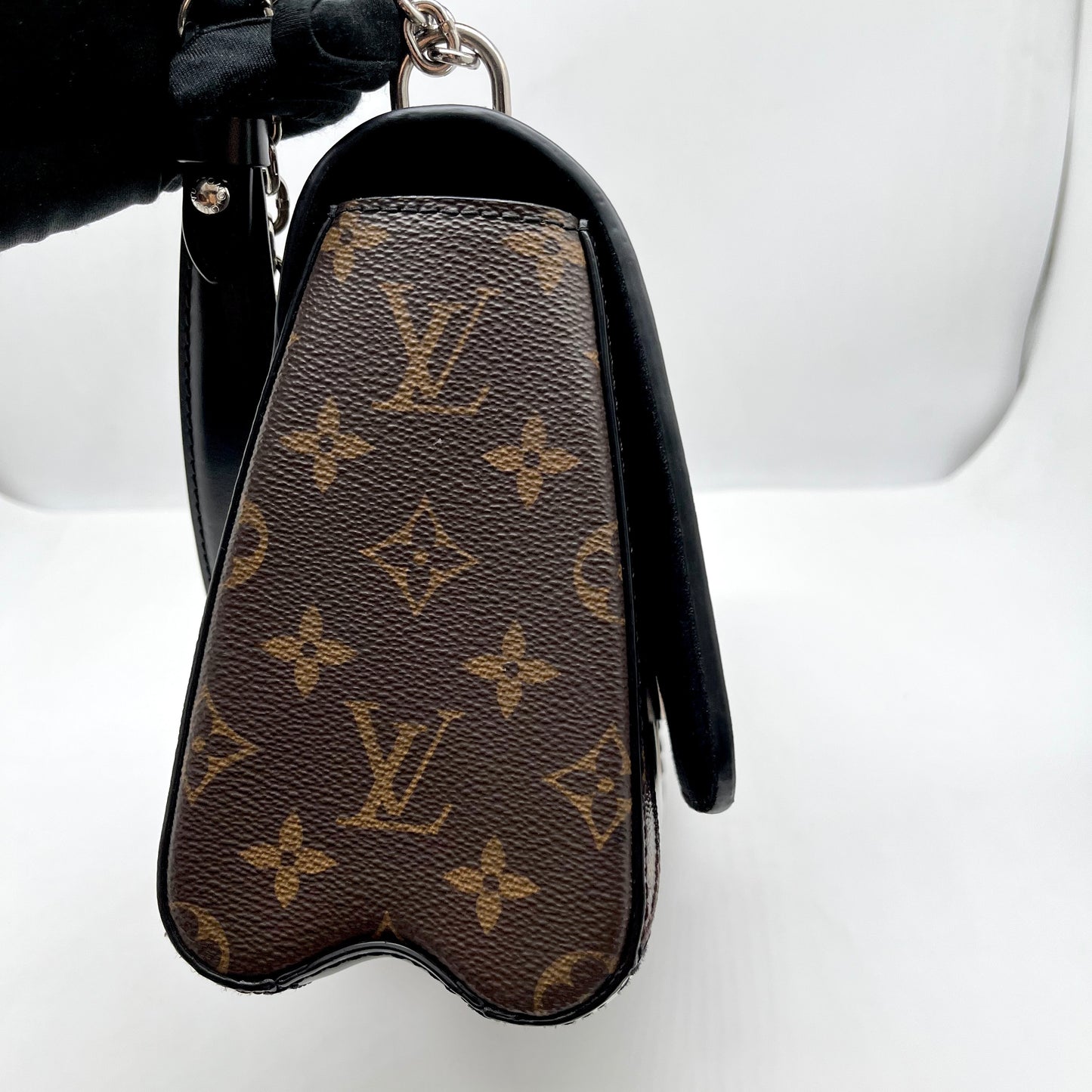 Preloved Louis Vuitton LV Twist MM