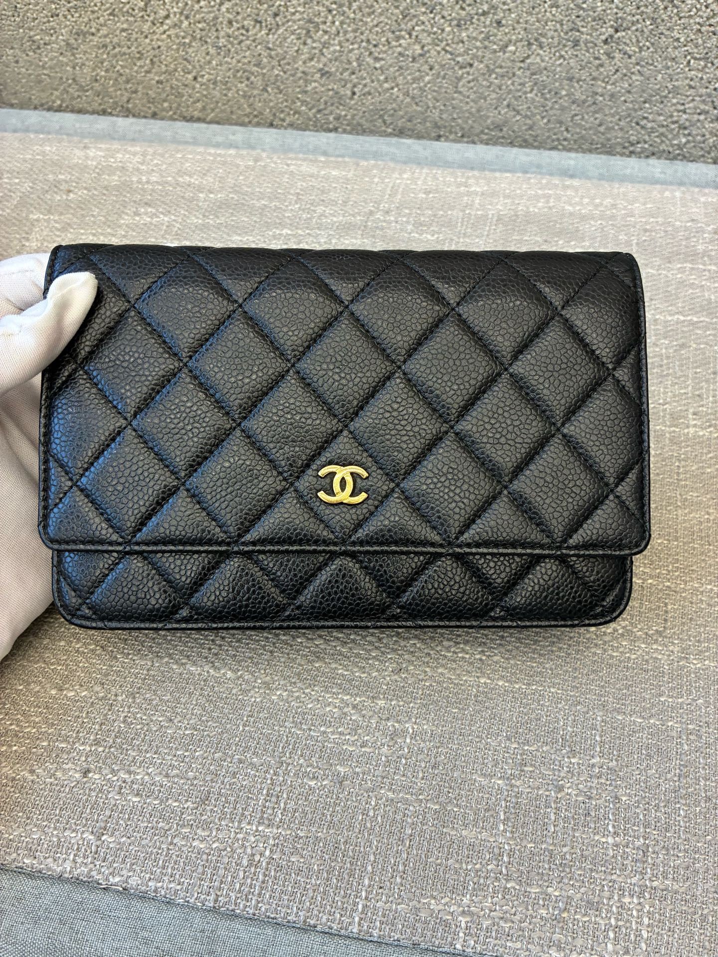 Preloved Chanel Black n Gold Classic Wallet On Chain (WOC)