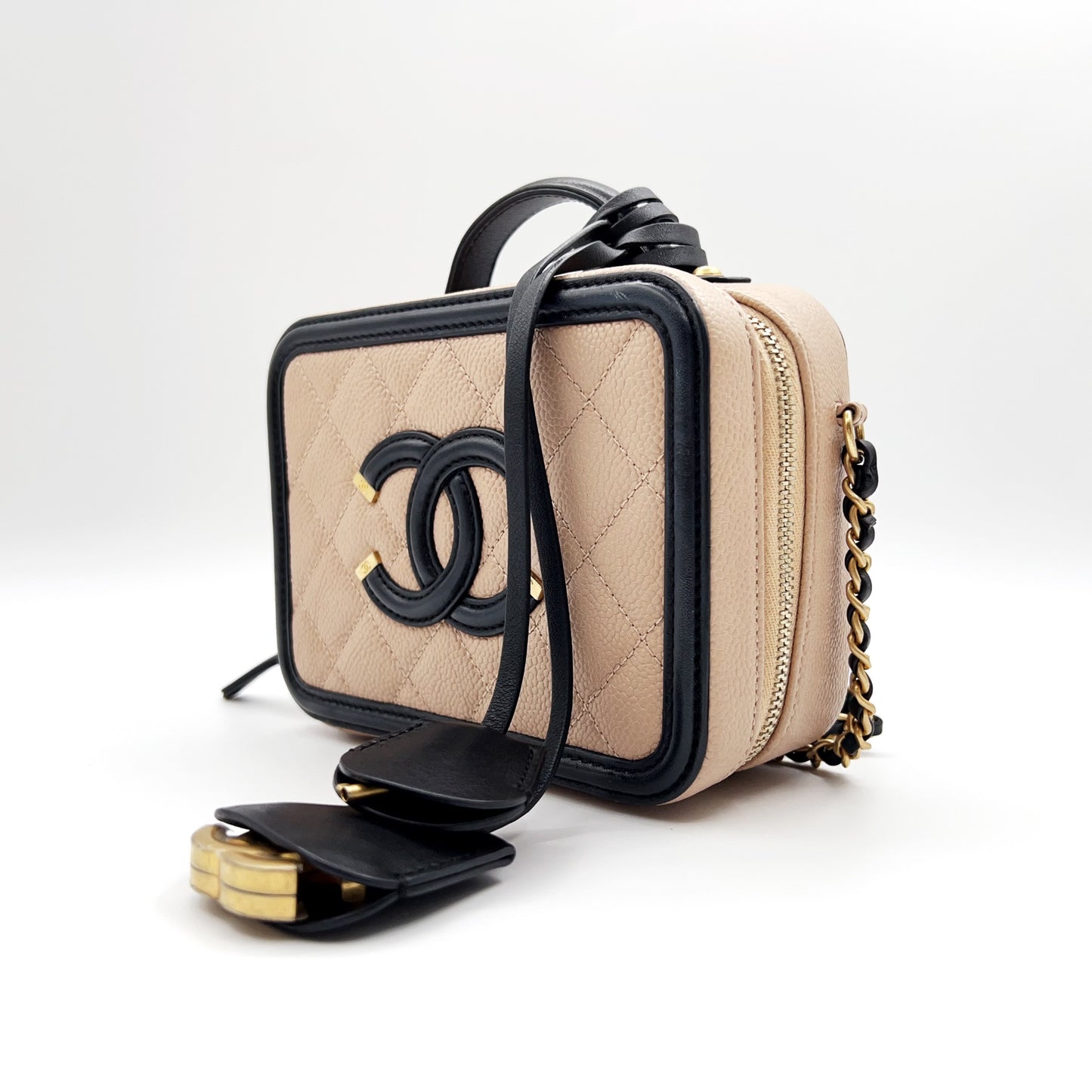 Preloved Chanel CC Filigree Vanity Case Small