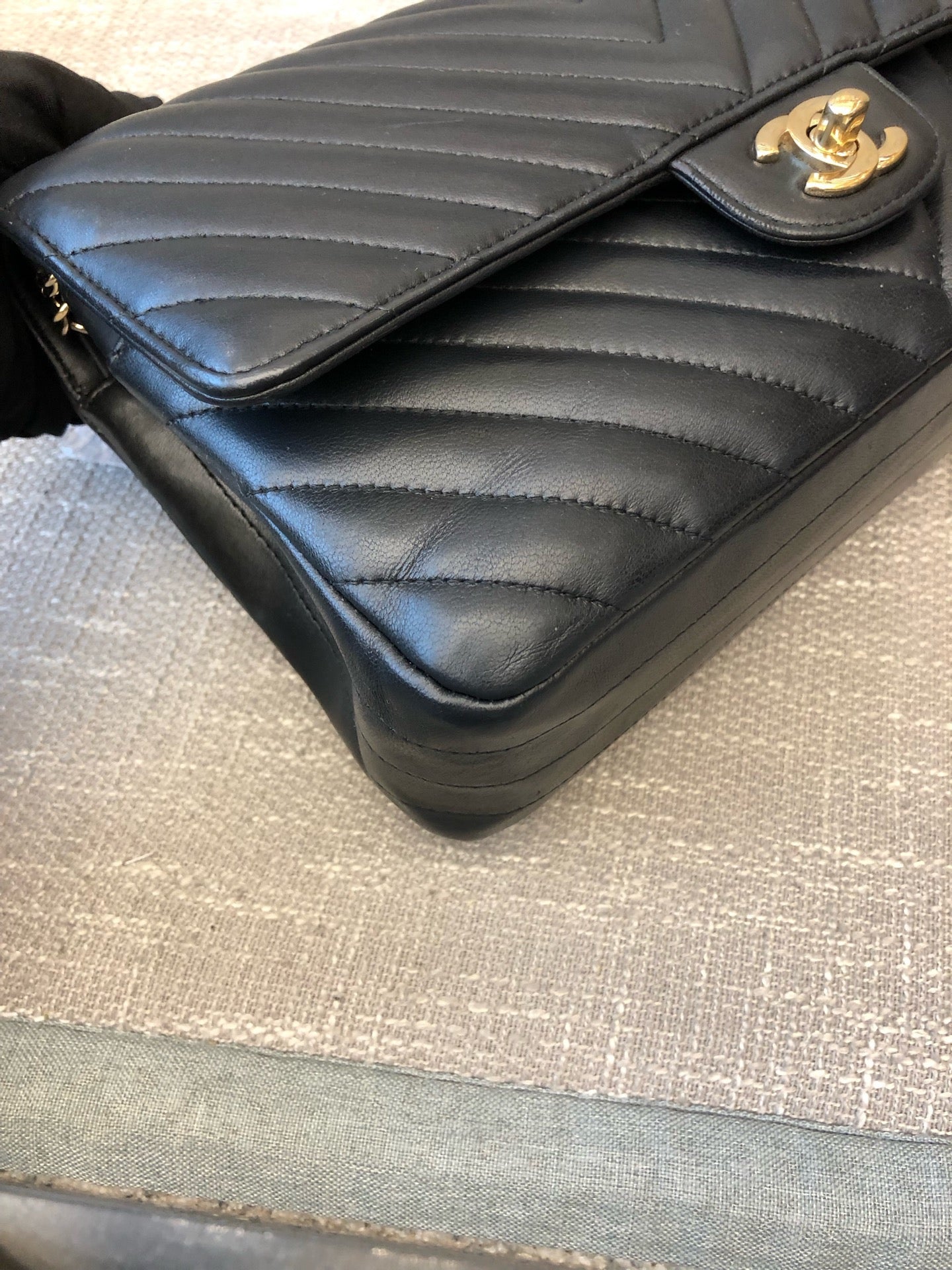 Preloved Chanel Black n Gold Classic Flap Chevron Medium