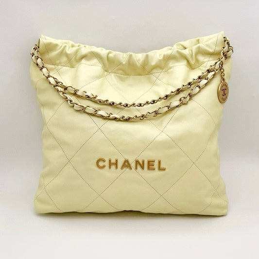 Preloved Chanel 22 Bag Medium