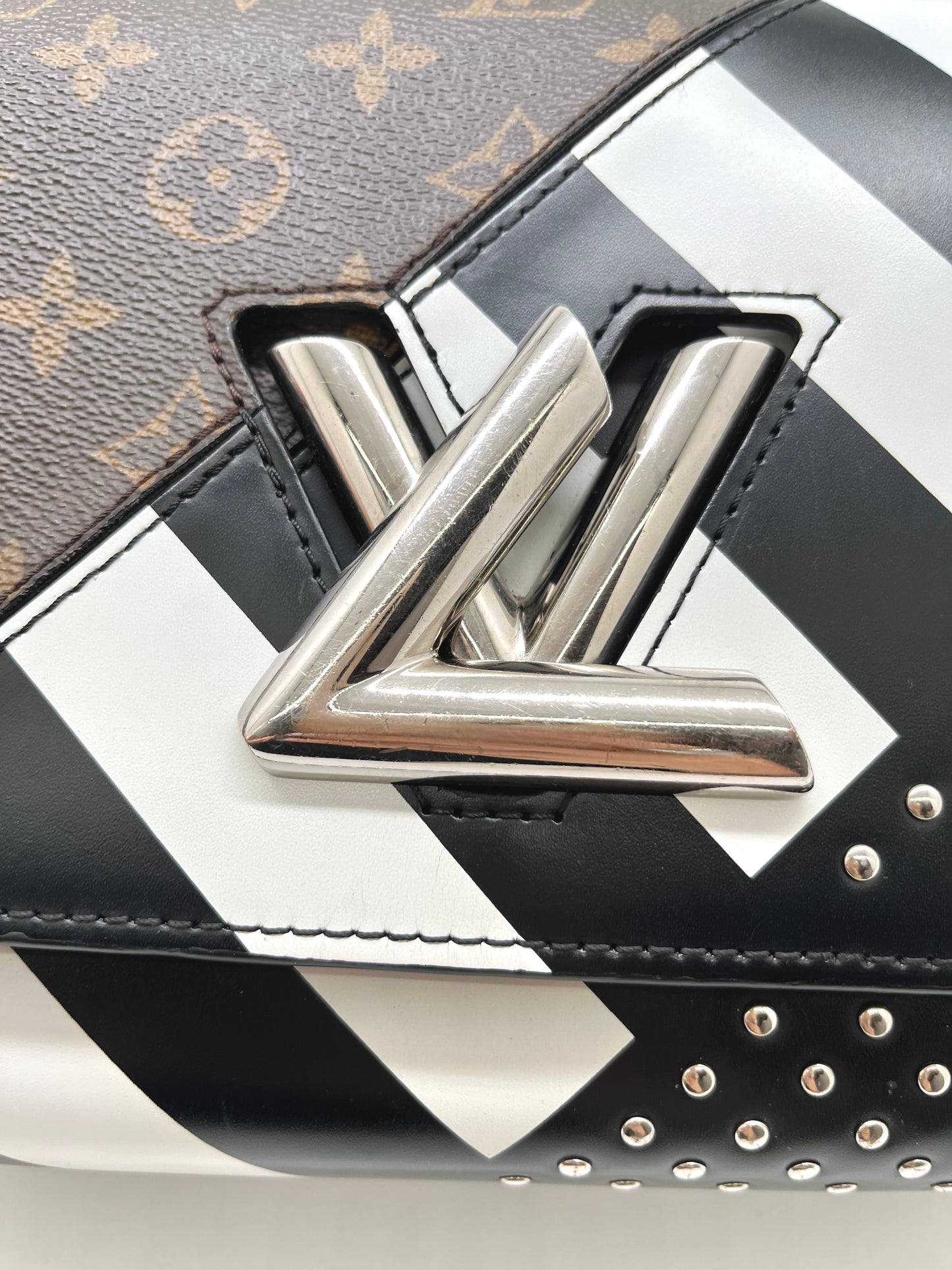 Preloved Louis Vuitton LV Twist MM