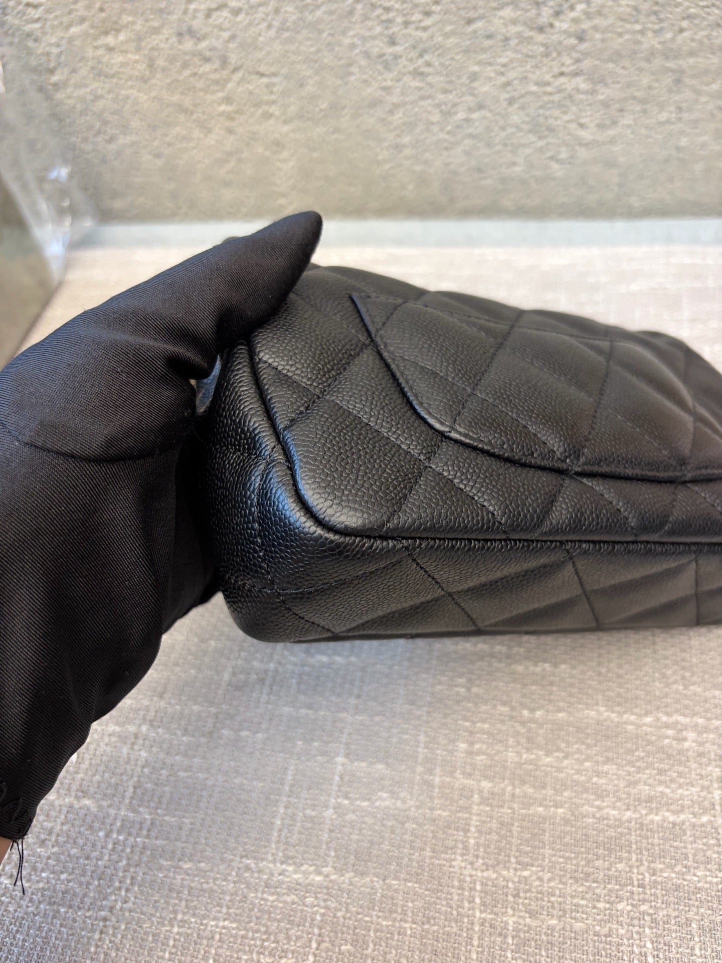 Preloved Chanel Black n Gold 23p Small Flap with Heart Adjustable Chain