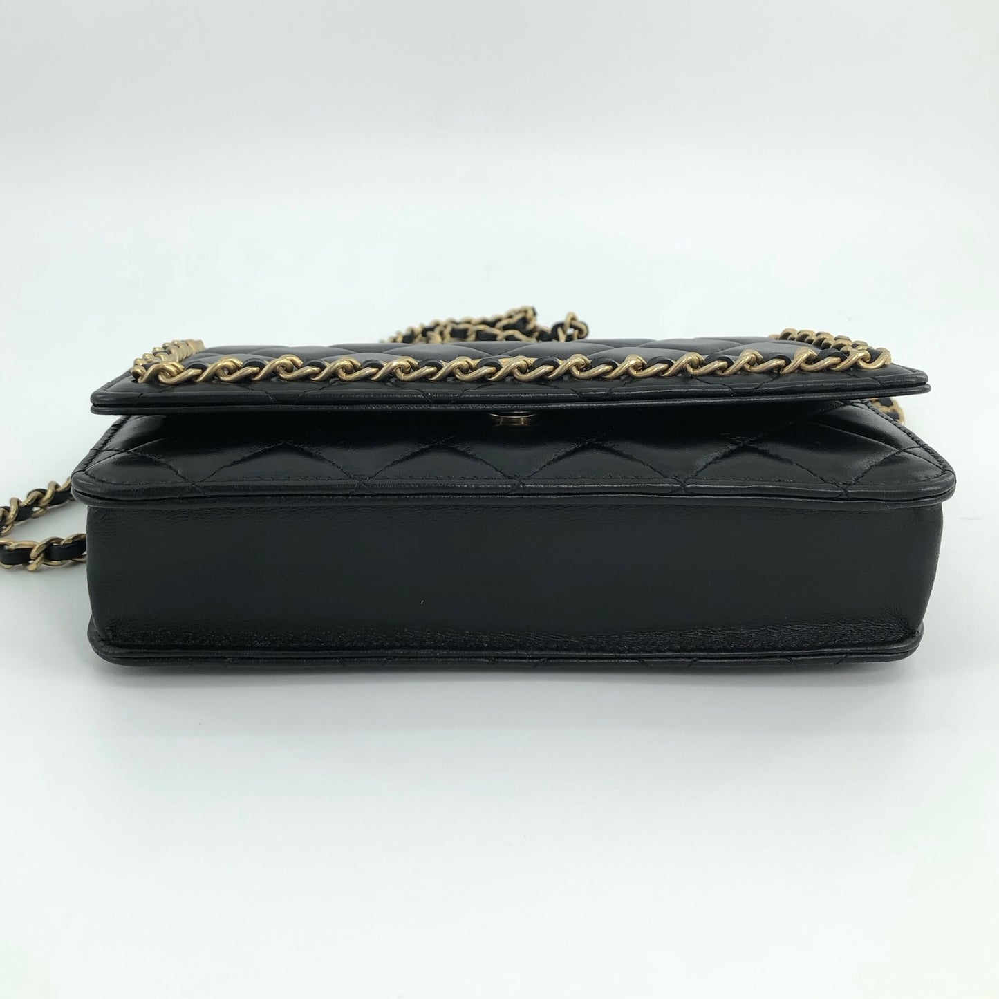 Preloved Chanel Black n Gold Chain Around Wallet On Chain WOC