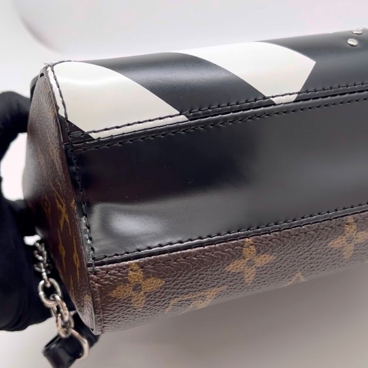 Preloved Louis Vuitton LV Twist MM