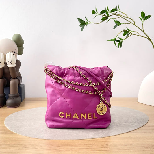 Preloved Chanel 22 Mini Bag 23B