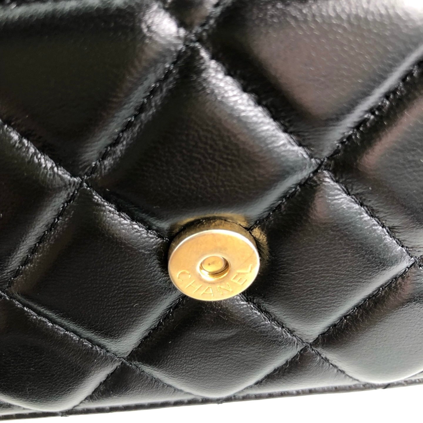 Preloved Chanel Black n Gold Chain Around Wallet On Chain WOC