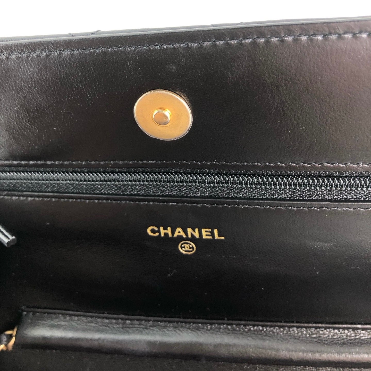 Preloved Chanel Black n Gold Chain Around Wallet On Chain WOC