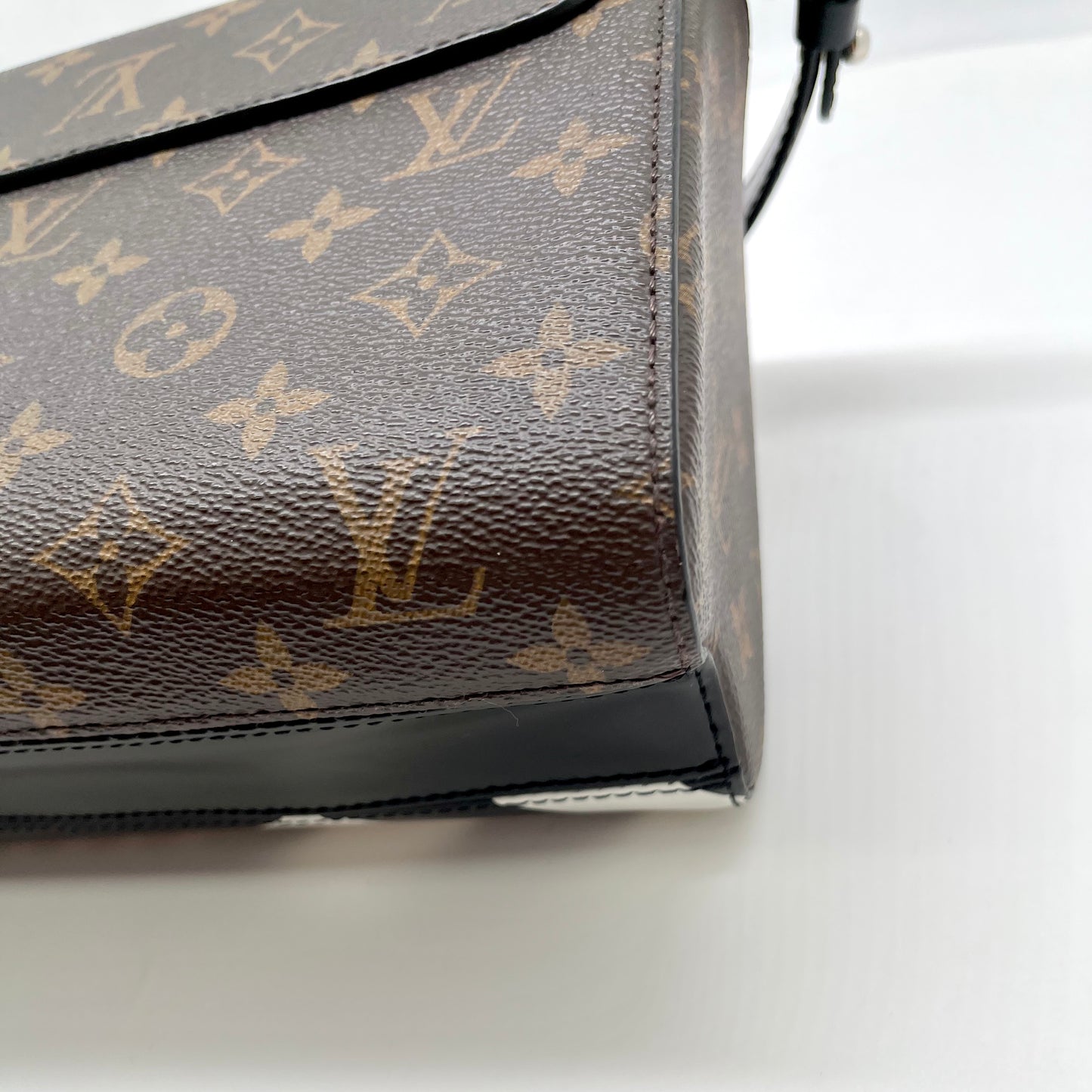 Preloved Louis Vuitton LV Twist MM