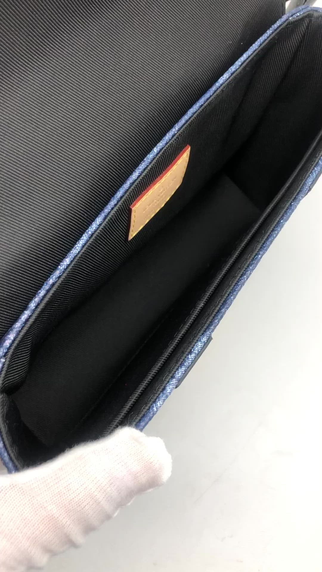 Louis Vuitton LV Trunk Sling Bag – allprelovedonly