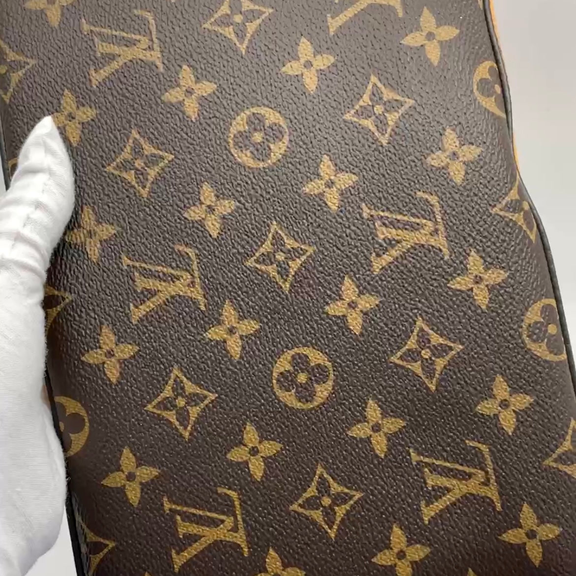 NTWRK - Preloved LIMITED EDITION Louis Vuitton Escale Giant