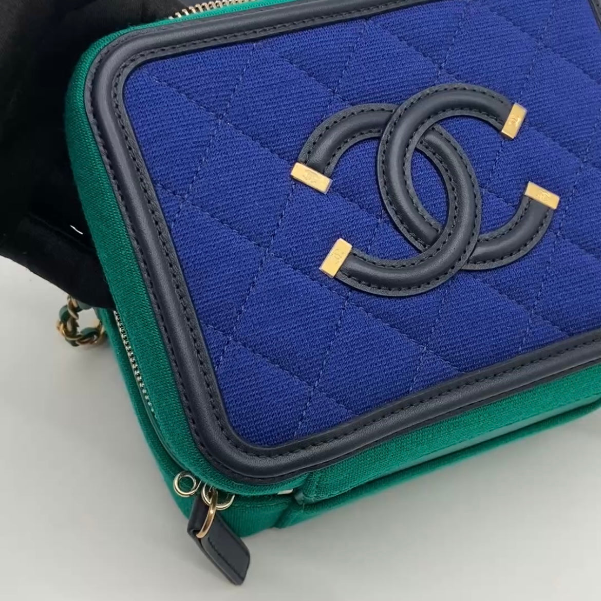 Preloved Chanel CC Filigree Vanity Case Small – allprelovedonly