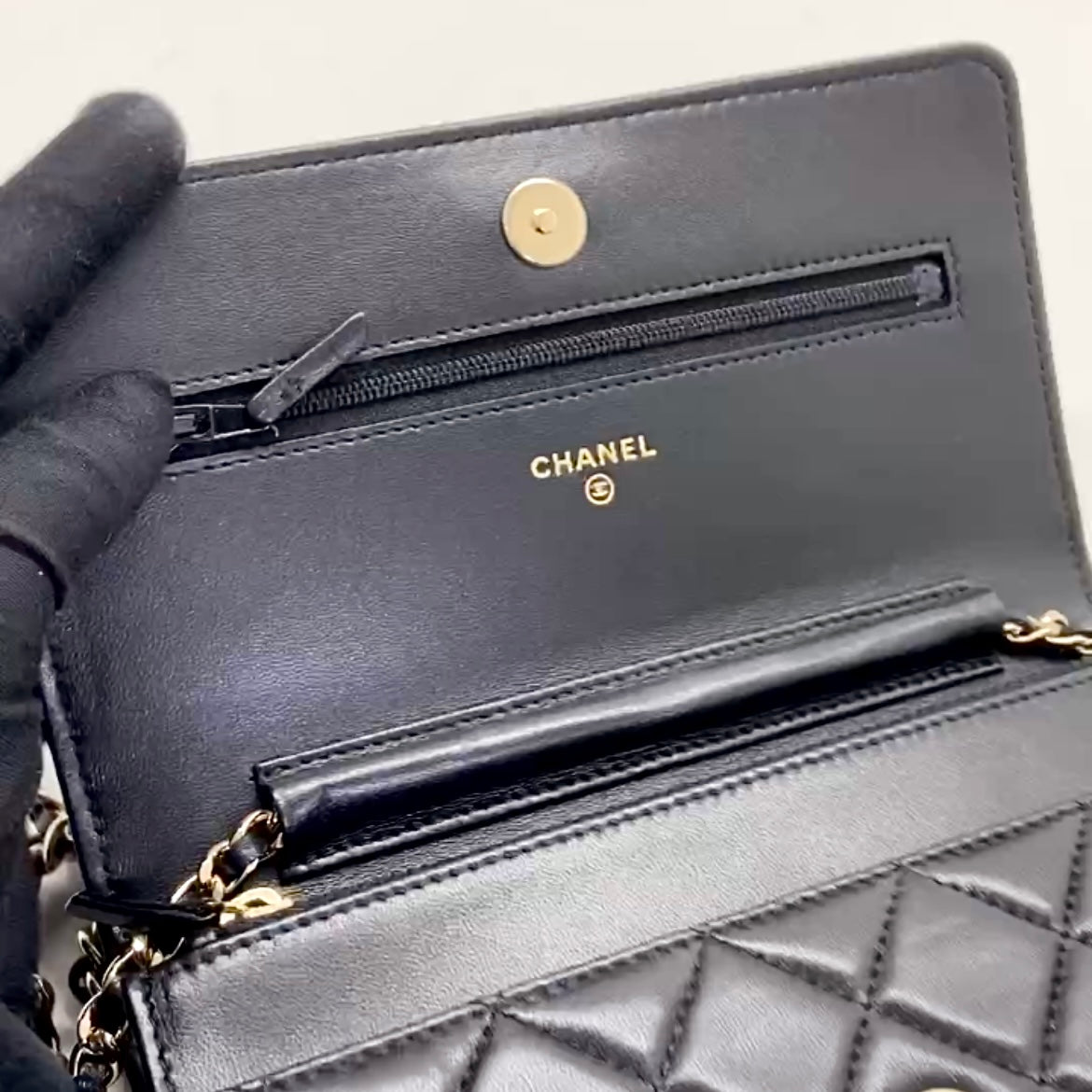 Chanel Black n Gold 2.55 Wallet On Chain (WOC) – allprelovedonly