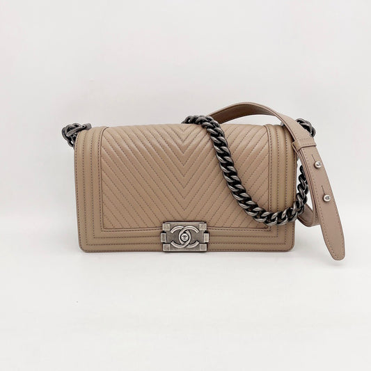 Preloved Chanel Boy Chevron Medium