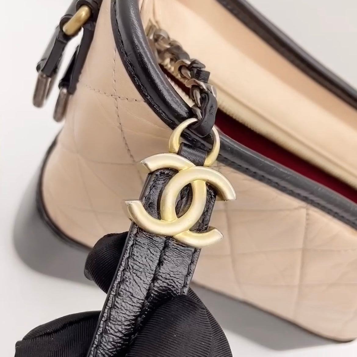 Preloved Chanel Gabrielle Hobo New Medium – allprelovedonly